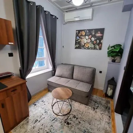 Deisisroomnafplio Zeus στ κέντρο του παλιο * Náuplia